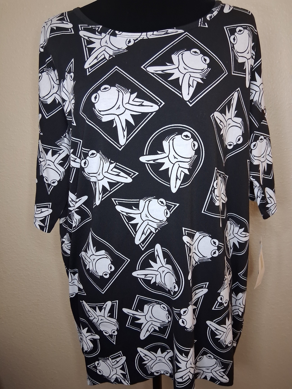 LuLaRoe "Irma” shirt 3/4 sleeve Size M NWT DISNEY Kermit The Frog